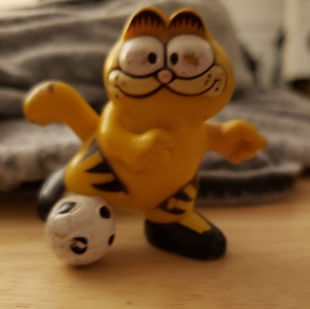 ⚽️ Vintage Garfield Soccer Figurine ⚽️